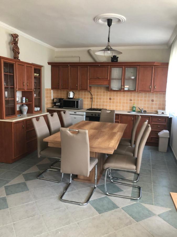 דירות Hajdúszoboszló Tulipan Vendeghaz מראה חיצוני תמונה
